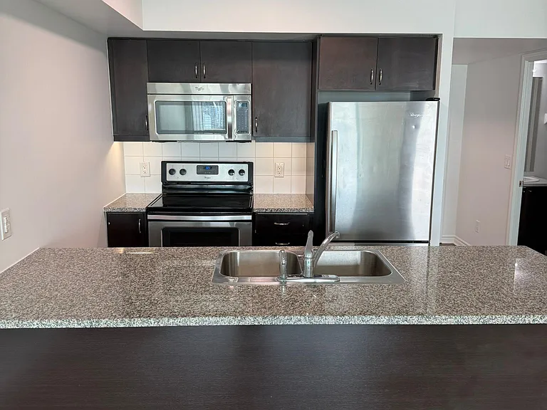 19 Grand Trunk Cres #2915 — Photo 14