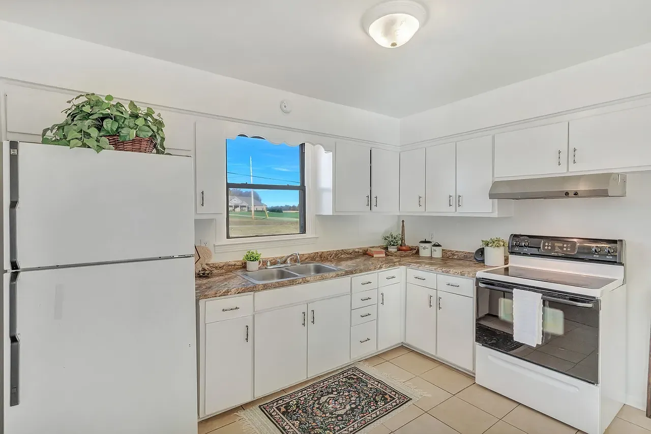 3 bed, 1120 sqft, $1,850 — Photo 4