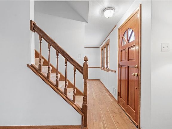 2nd image of 3505 Ashland Dr