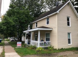 605 Hickory St, Fenton, MI 48430