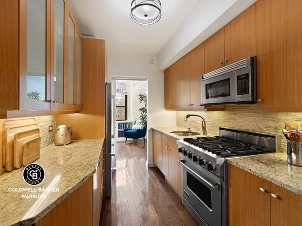 165 East 72nd Street 16D image 3 of 8