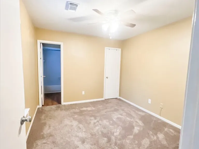 Fox Mountain Dr — Photo 2