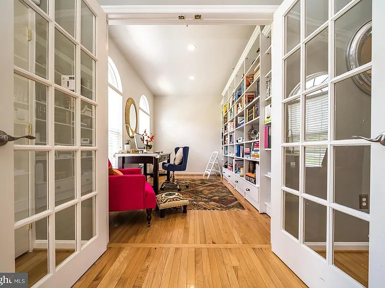 1401 Windjammer Ct — Photo 10