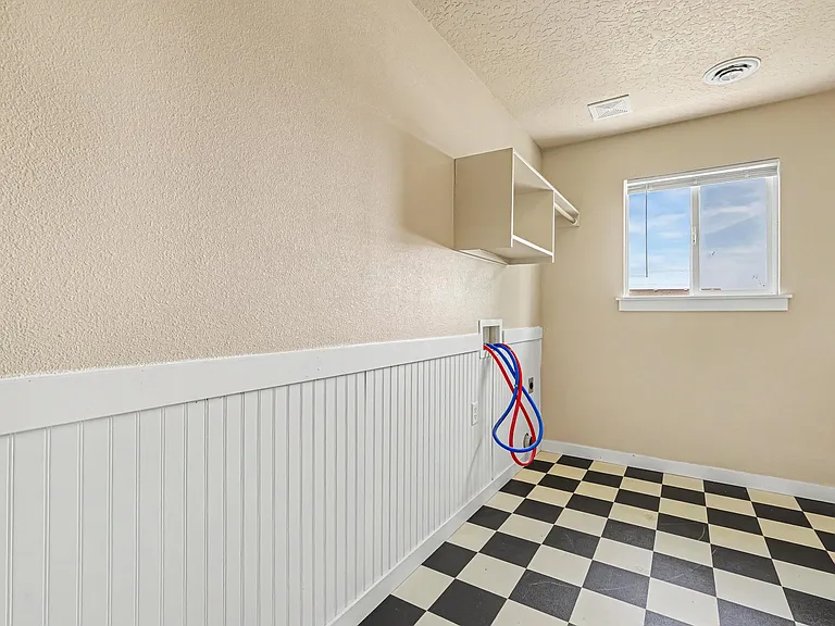 18327 Buckeye Pl — Photo 25