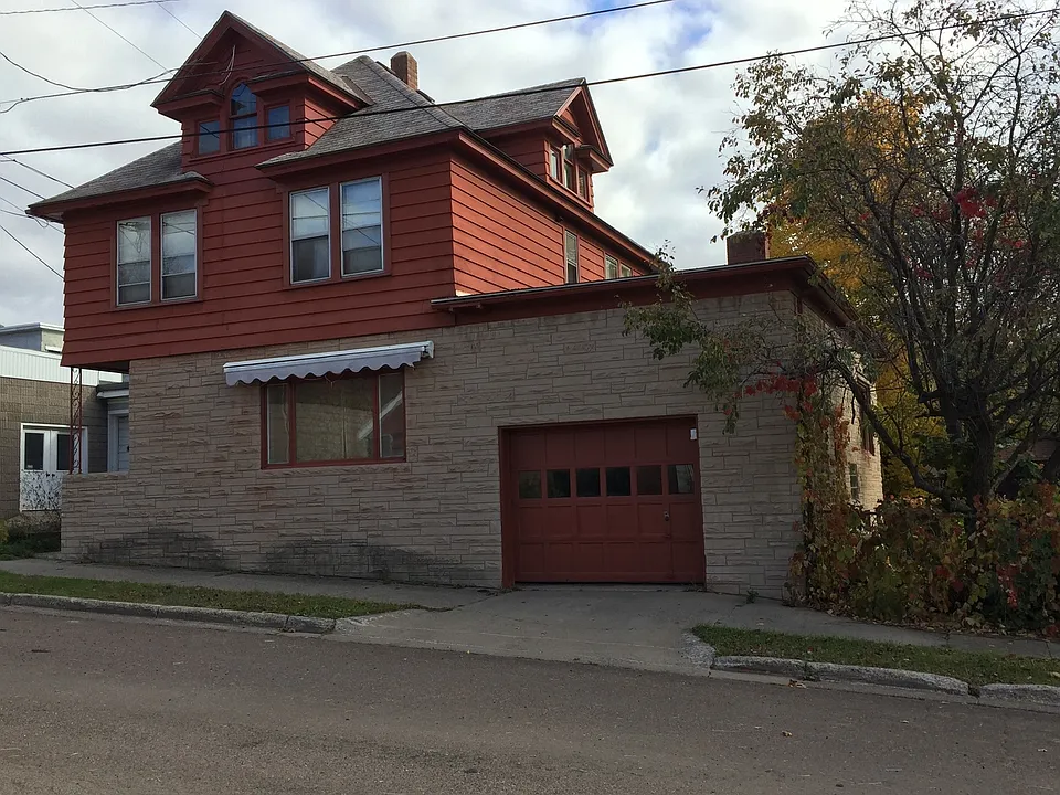 309 Dakota St