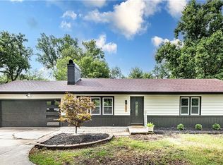 17 NE Briarcliff Rd, Kansas City, MO 64116