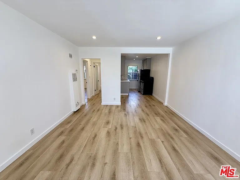 1143 N Formosa Ave #3 — Photo 2