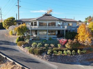 416 N 4th St, Selah, WA 98942