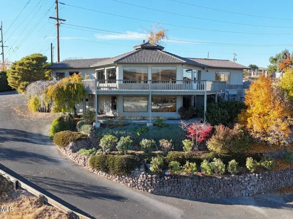 416 N 4th St, Selah, WA 98942