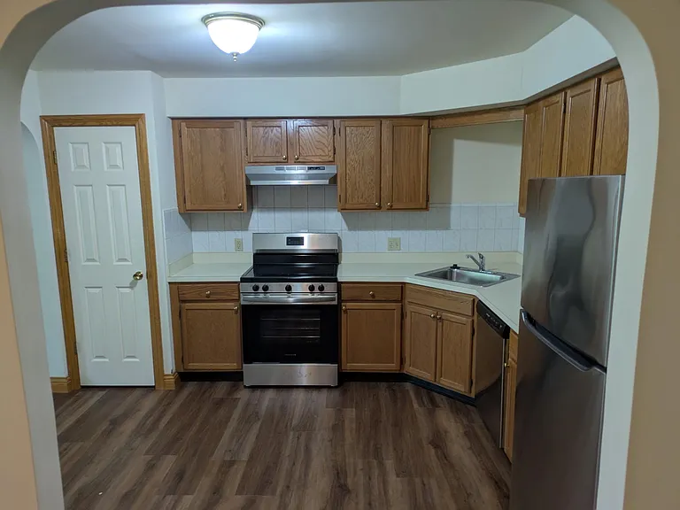 54 Hart Pl #7 — Photo 1