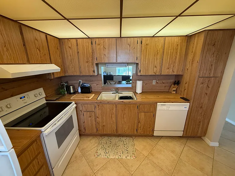 401 SE 3rd St #204 — Photo 7