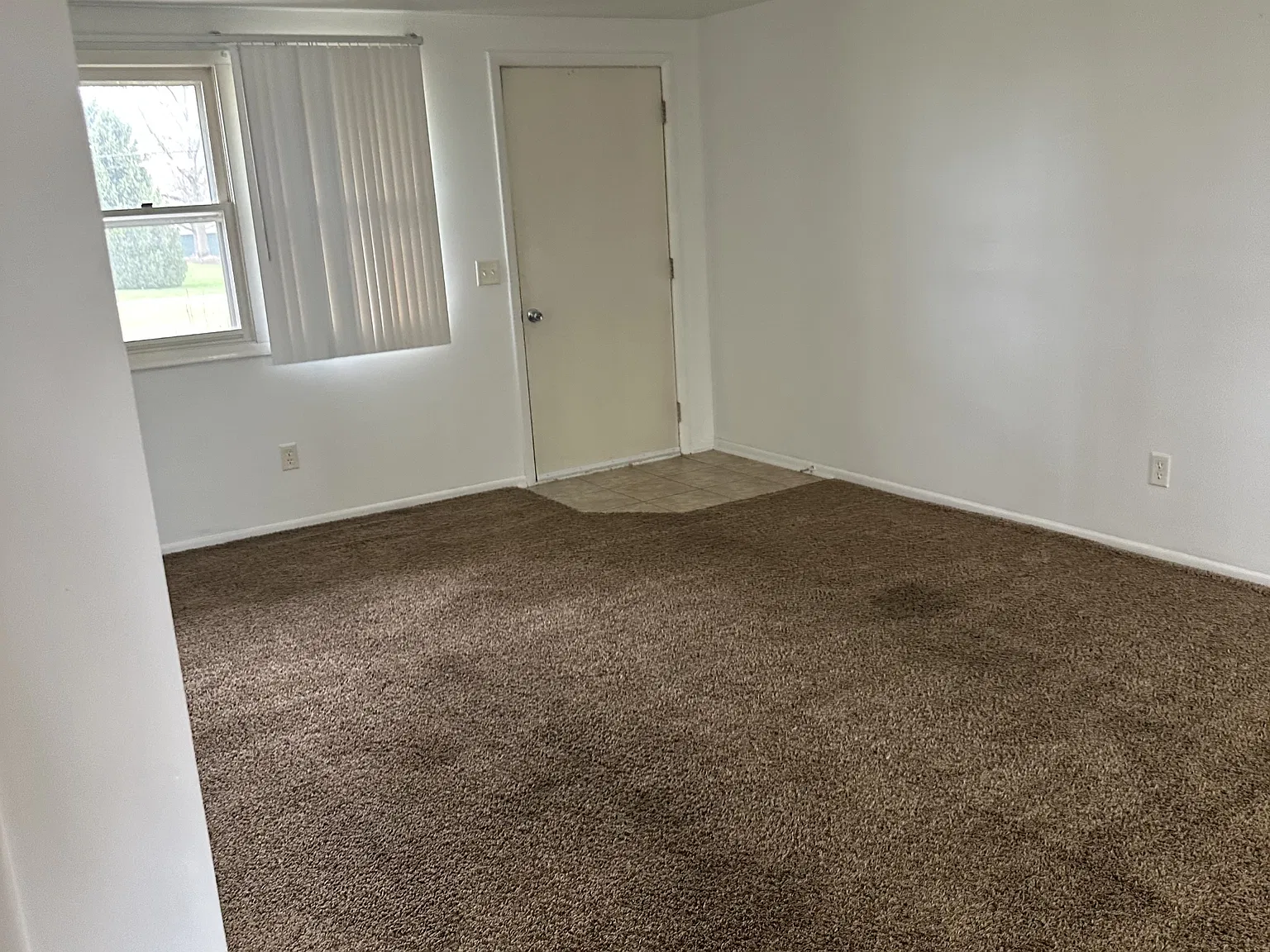 1627 Hartzell Rd — Photo 2
