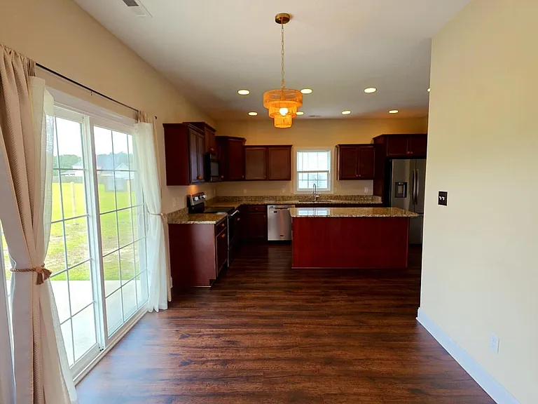 406 Tyrrell Trl — Photo 9