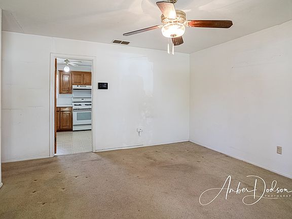 3rd image of 400 E 49th St