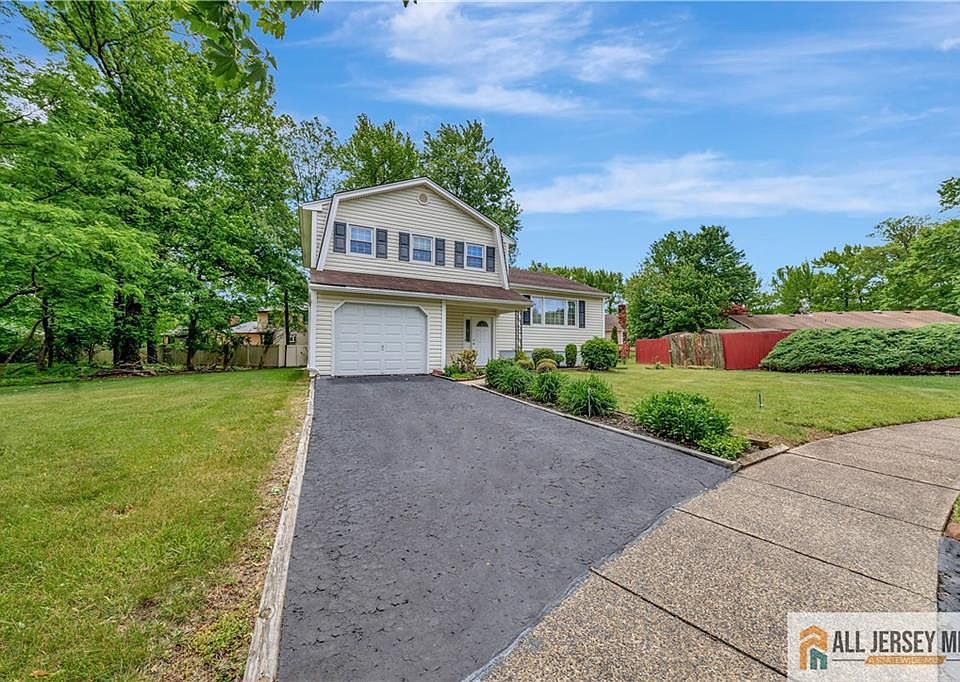 1st image of 6 Sherry Ct