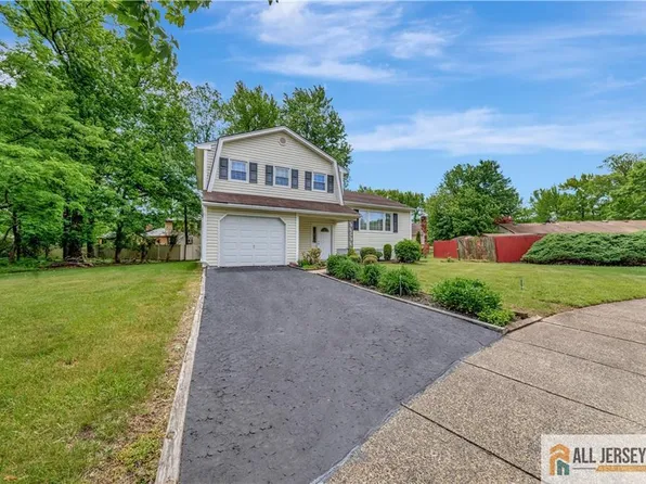 6 Sherry Ct, Edison, NJ 08820