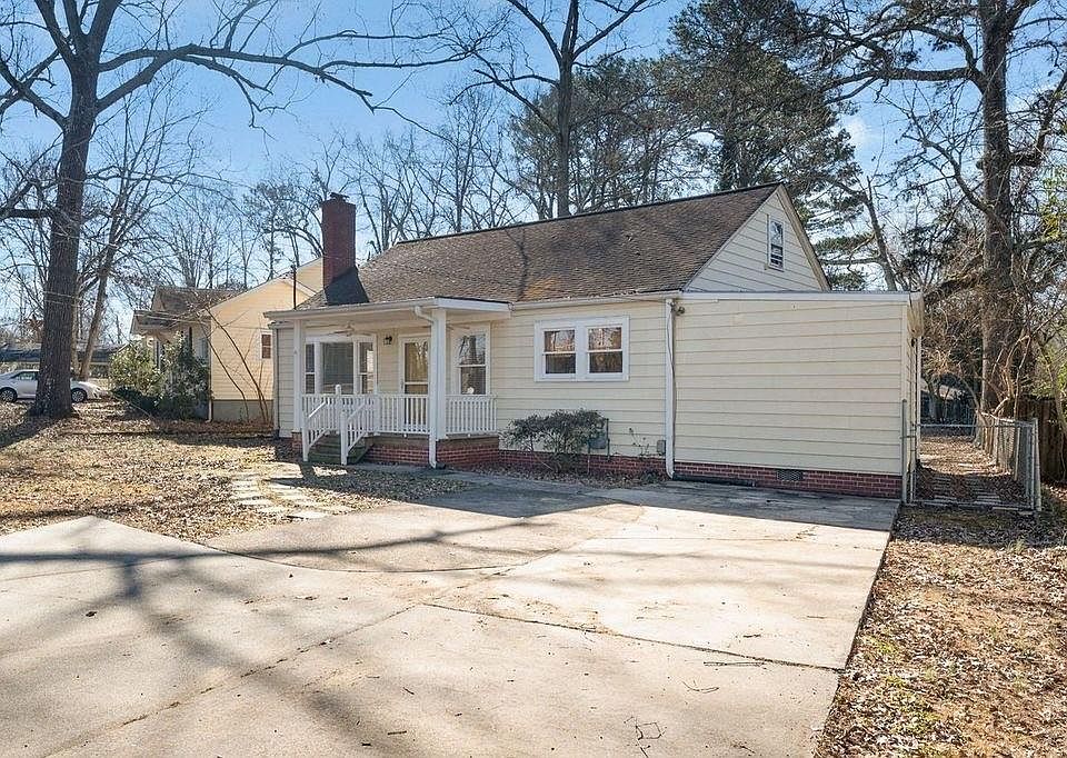 1st image of 611 Briarwood Cir NW