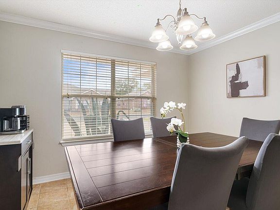 5th image of 210 Citadel Ln