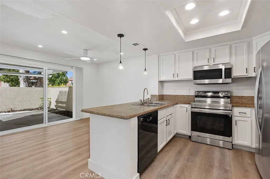 3 bed, 1413 sqft, $5,000 — Photo 1