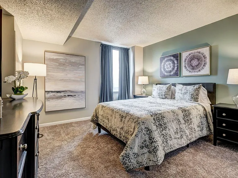 River Park Tower Apartment Homes — Photo 9