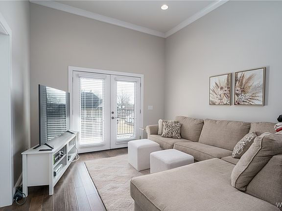 4th image of 2708 7th St #307