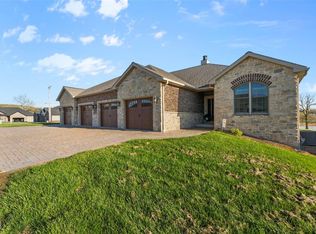 101 Autumn Leaf Dr, Cape Girardeau, MO 63701