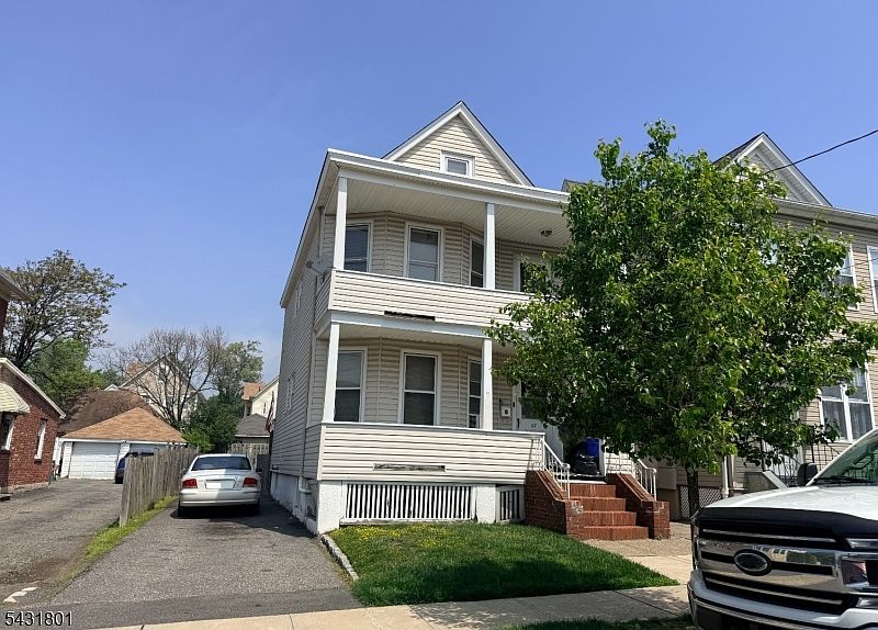 2nd image of 67 Grand St