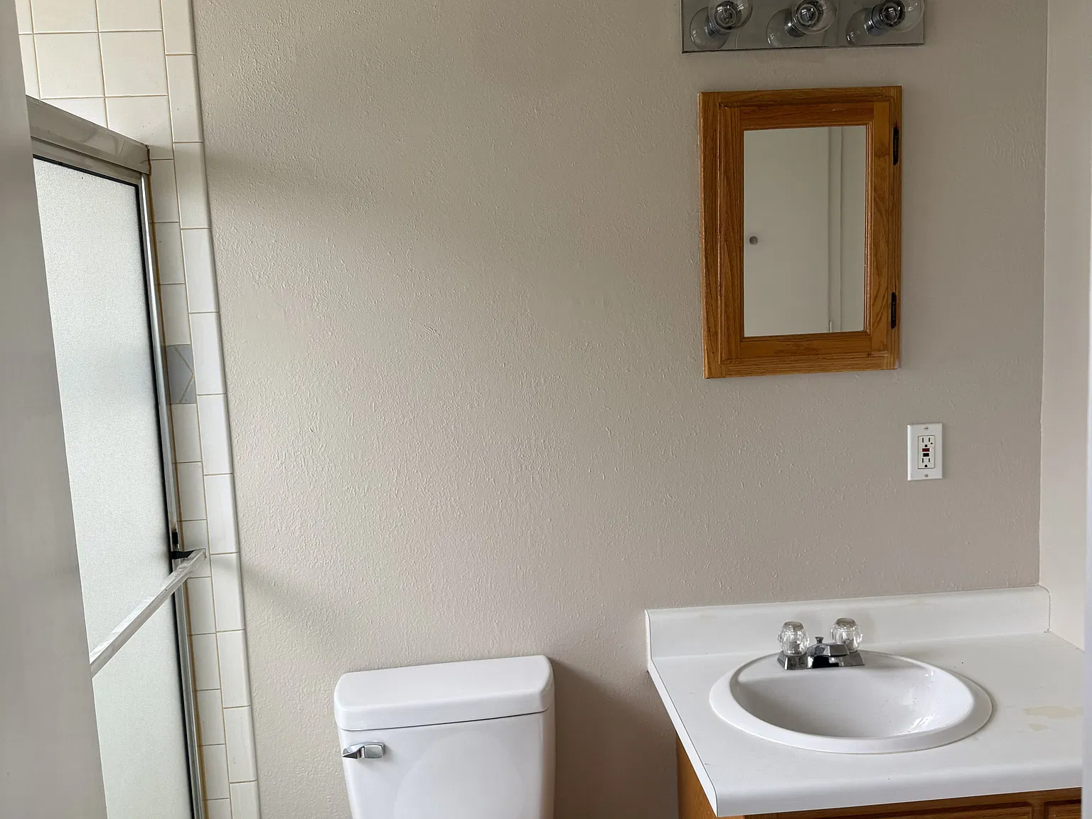3 bed, $1,800 — Photo 4