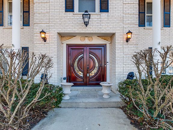 3rd image of 505 Rue Chamonix