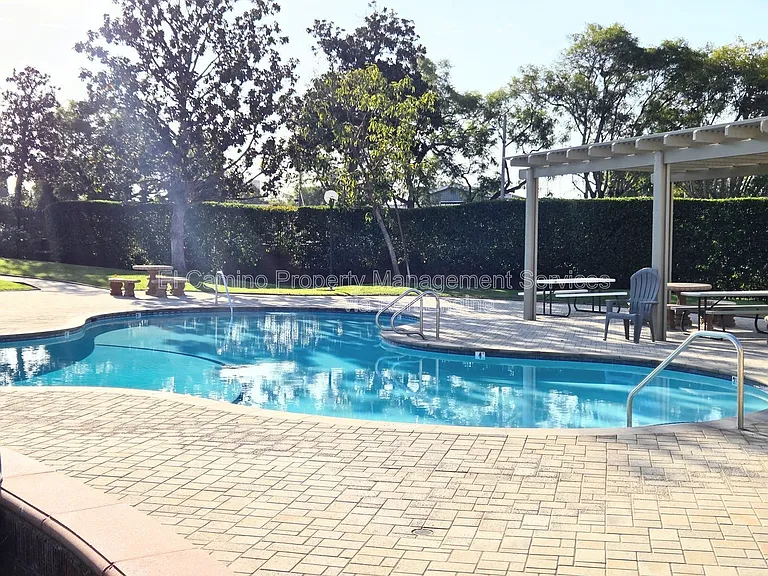 955 W Lamark Ln — Photo 23