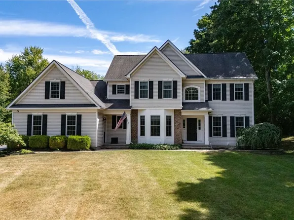 84 Hutchings Rd, Rochester, NY 14624