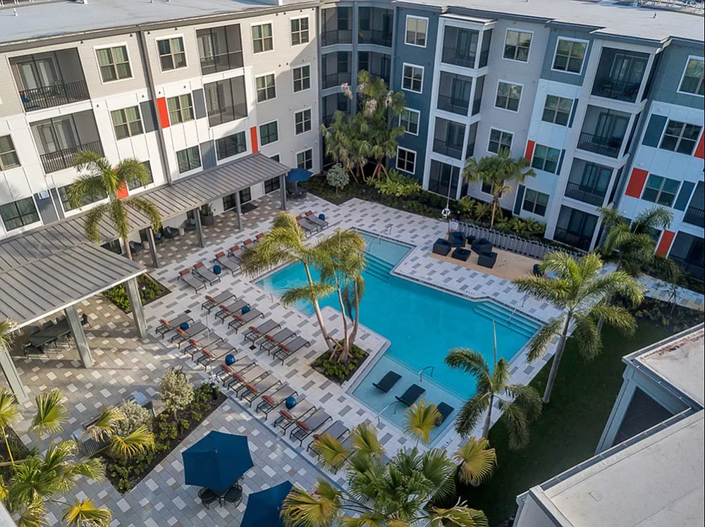 Nexus Brandon Apartments — Photo 2