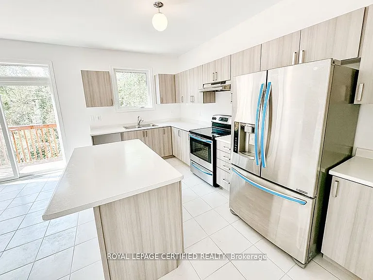 10 Baycroft Blvd — Photo 6