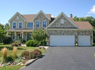 7317 Stirlingshire Ct, Bull Valley, IL 60050