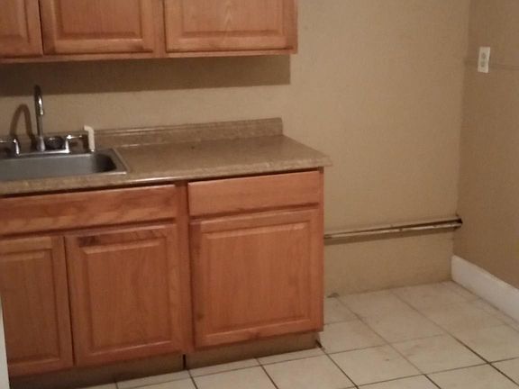 5th image of 451 23rd St #455