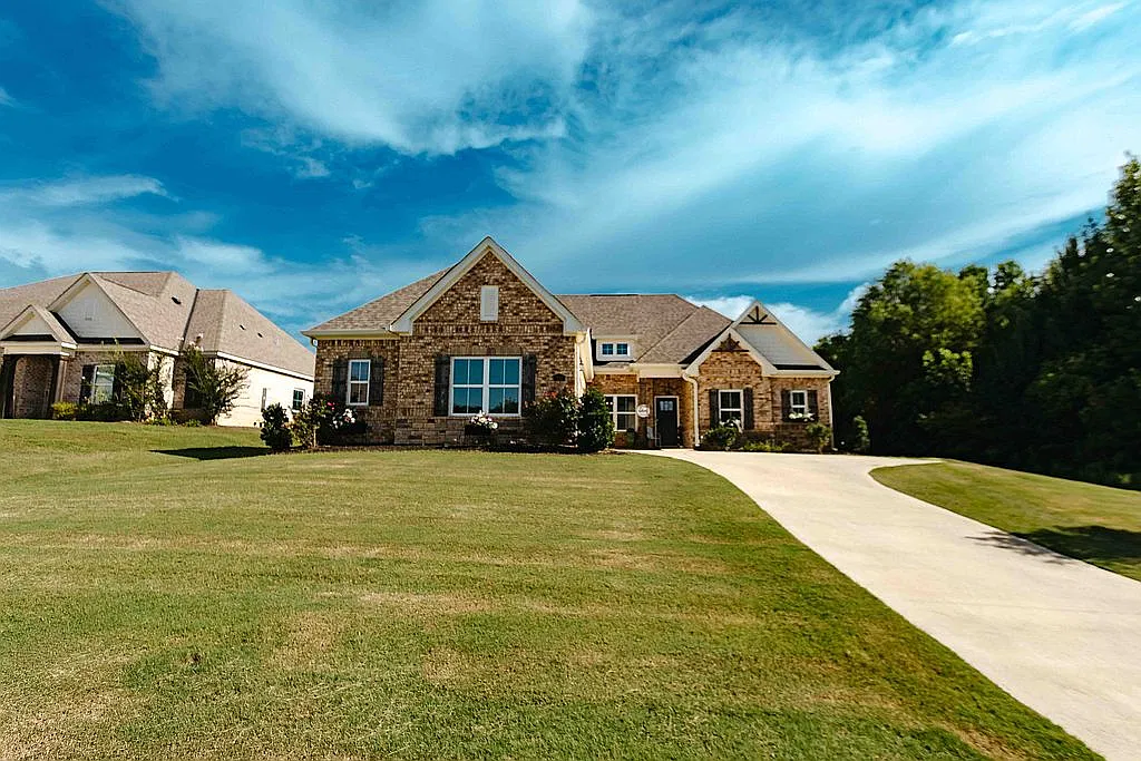 Property main image