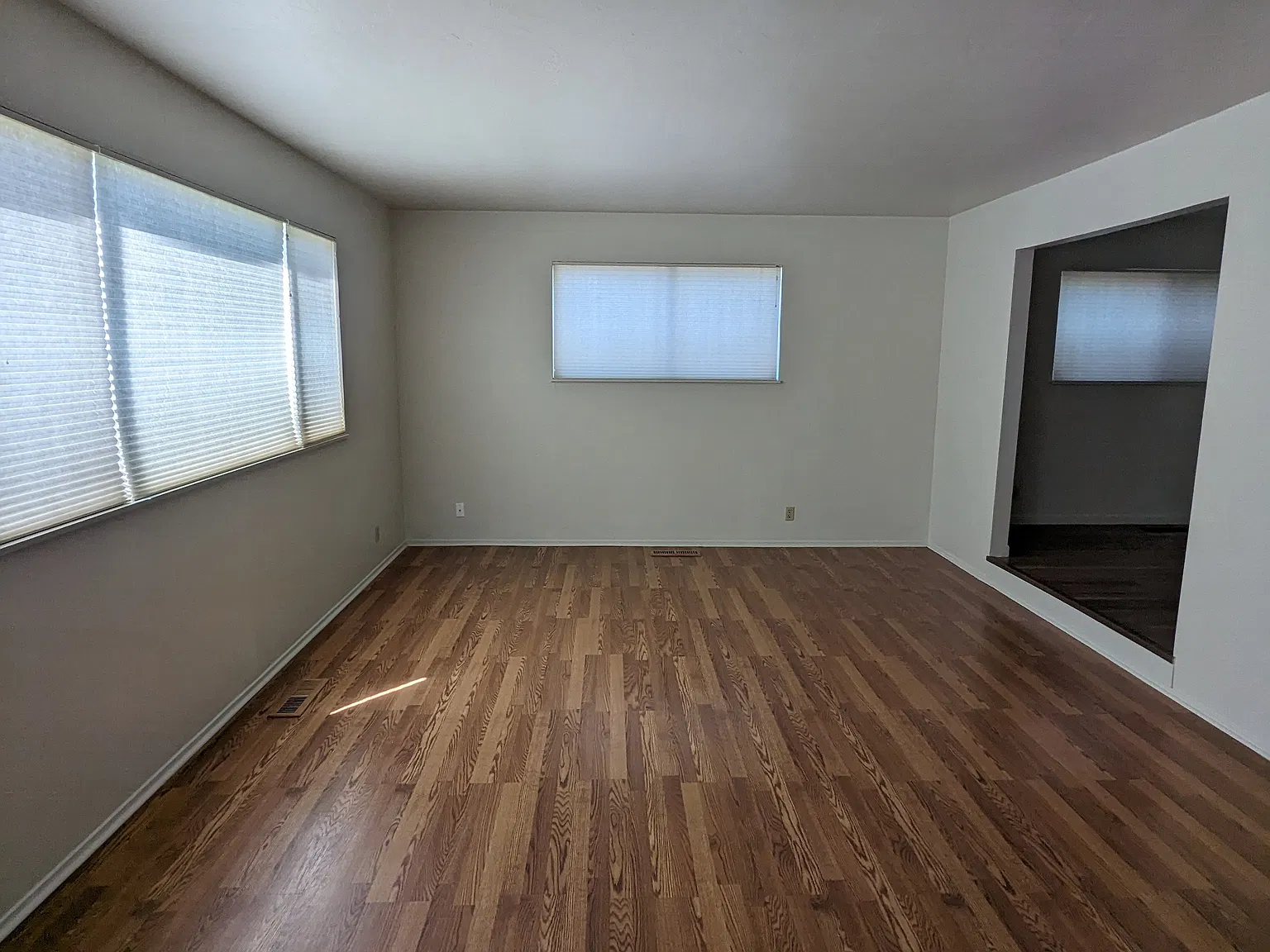3 bed, 2.0 bath, 1604 sqft, $4,000 — Photo 3