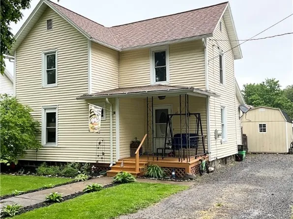 67 Charles St, Penn Yan, NY 14527
