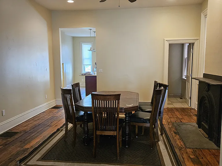 90 W Ross St — Photo 17