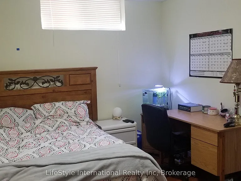 114 Clairfields Dr W #LOWER — Photo 4