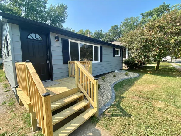 125 E 2nd St, Roxana, IL 62084