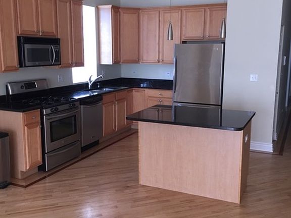 4th image of 3448 W Diversey Ave APT 3