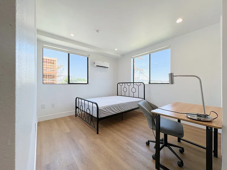 3100 S Normandie Ave — Photo 5