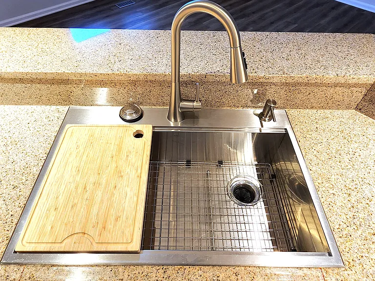 Lux Kitchen Sink
