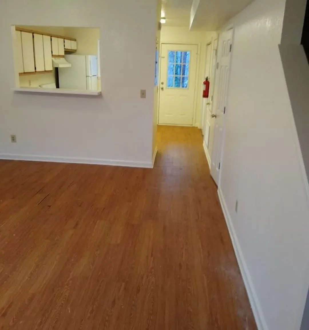 2 bed, 1.5 bath, 1000 sqft, $1,250 — Photo 3