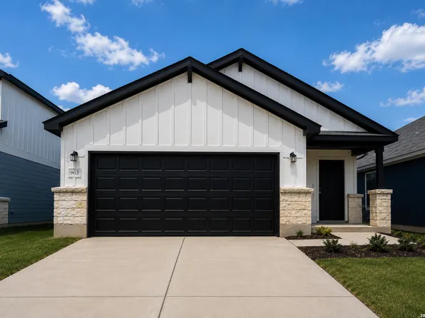 963 Bluegrass Pt, New Braunfels, TX 78130