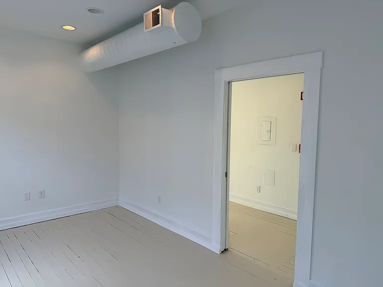 1210 Sycamore St #4 — Photo 6