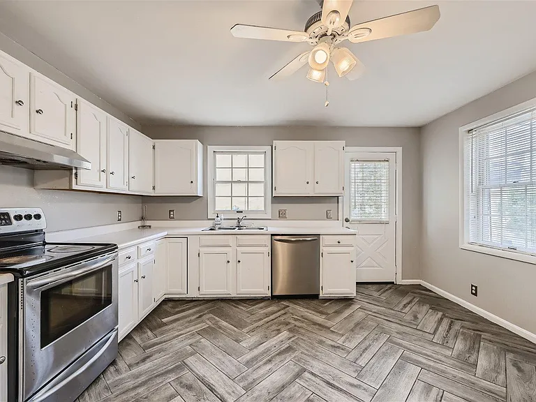 1200 Riverside Ave — Photo 24