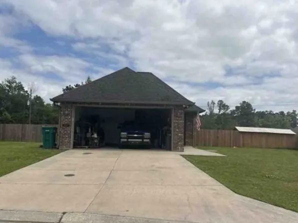 15080 Garden Creek Dr, Walker, LA 70785