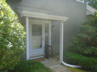 4 Partridge Ct, Simsbury, CT 06070